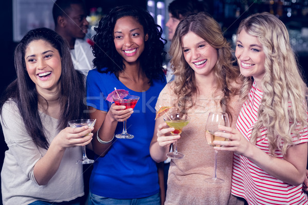 Stockfoto: Vrienden · drinken · cocktails · samen · bar · vrouw