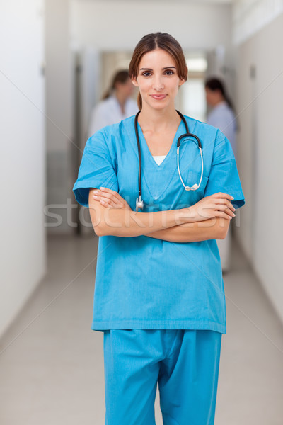 Krankenschwester Arme stehen Flur Arzt medizinischen Stock foto © wavebreak_media