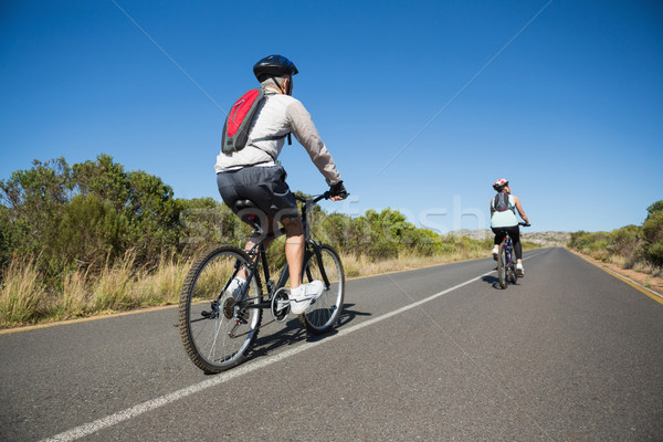 Activ cuplu bicicletă femeie Imagine de stoc © wavebreak_media