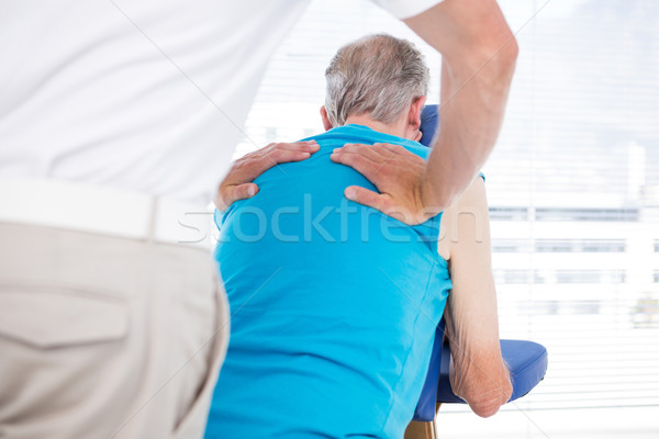 Foto stock: Hombre · atrás · masaje · médicos · oficina · salud