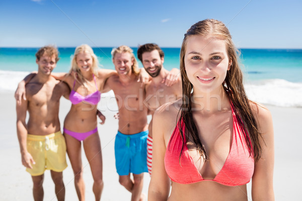 Portret znajomych stwarzające plaży kobieta Zdjęcia stock © wavebreak_media