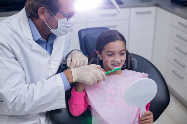 Dentysta młodych pacjenta szczotki zęby stomatologicznych Zdjęcia stock © wavebreak_media