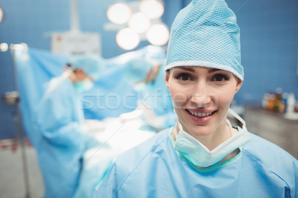 Portrait Homme chirurgien opération chambre hôpital [[stock_photo]] © wavebreak_media