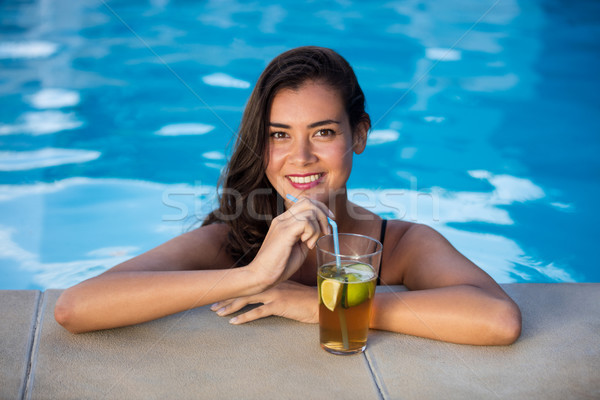 Portret relaxare piscină zâmbitor femeie Imagine de stoc © wavebreak_media