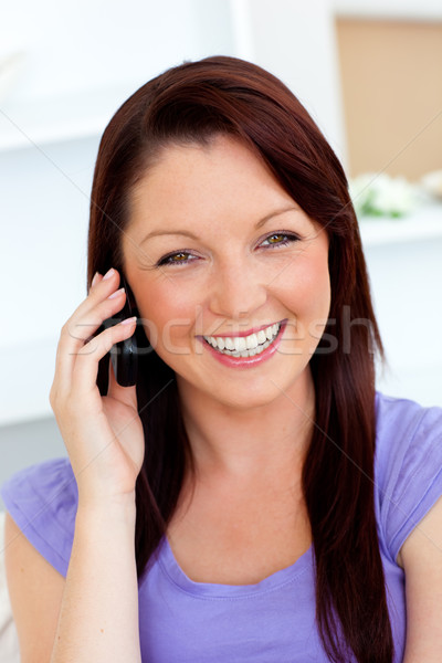 Zdjęcia stock: śmiechem · młoda · kobieta · mówić · telefonu · domu · patrząc