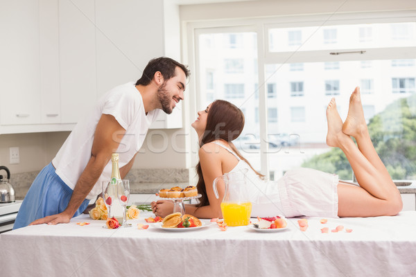 Zdjęcia stock: Romantyczny · śniadanie · domu · kuchnia · para