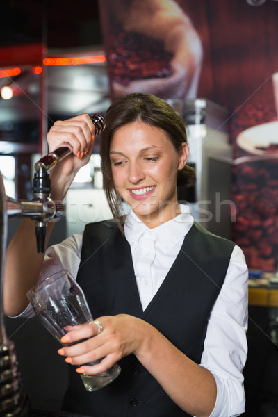 Fericit halba bere bar sticlă Imagine de stoc © wavebreak_media