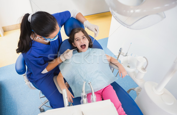 Foto stock: Dentista · examinar · paciente · la · boca · abierta · dentales · clínica