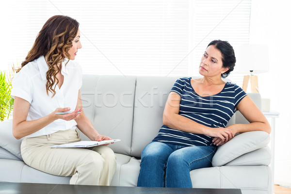 Terapeuta beszél beteg fehér ír kanapé Stock fotó © wavebreak_media