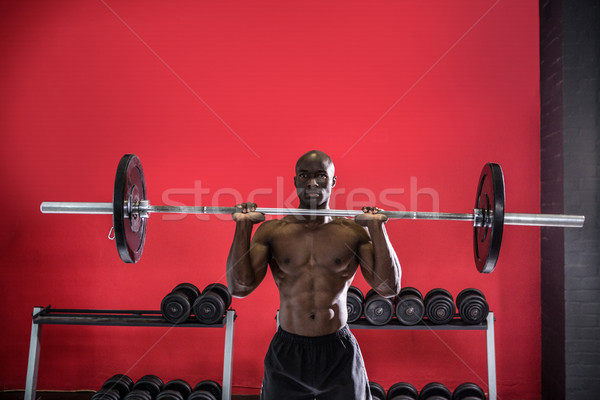 Jovem musculação crossfit ginásio homem Foto stock © wavebreak_media
