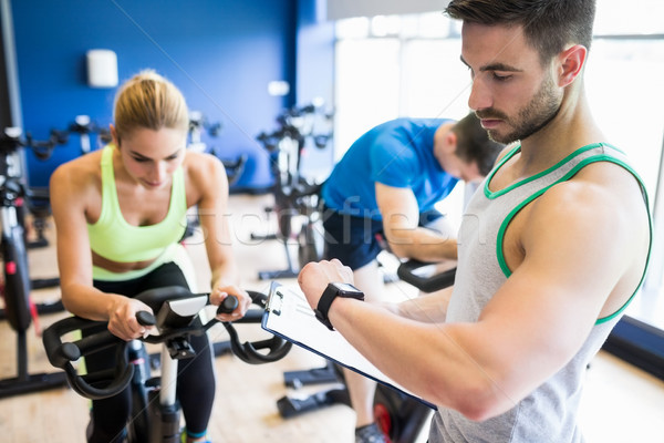 Passen Menschen Spin Klasse Fitnessstudio Frau Stock foto © wavebreak_media