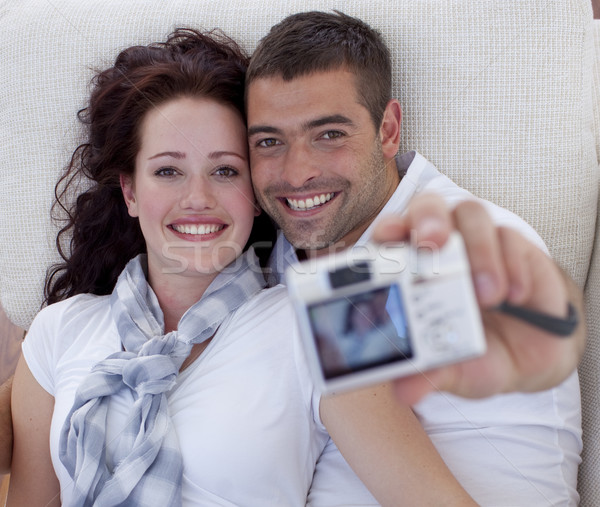 портрет пару играет цифровая камера домой женщину Сток-фото © wavebreak_media