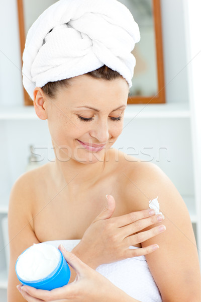 Asciugamano crema faccia bagno Foto d'archivio © wavebreak_media