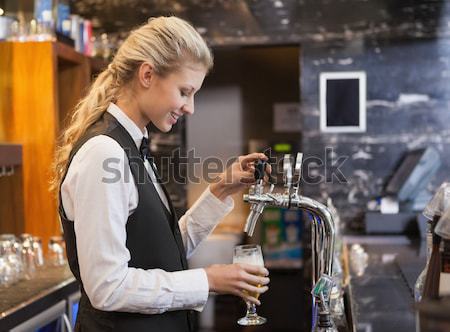 Foto stock: Vidro · cerveja · olhando · câmera · bar