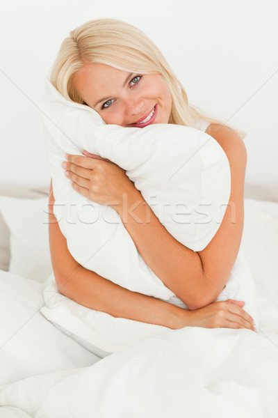 Foto stock: Mujer · almohada · sesión · cama · casa