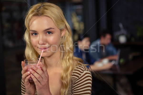 женщину питьевой кофейня бизнеса счастливым стекла Сток-фото © wavebreak_media
