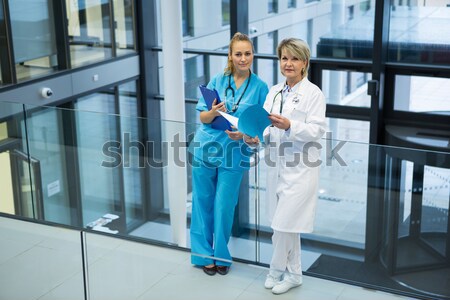 Spaceru korytarz szpitala lekarza medycznych Zdjęcia stock © wavebreak_media