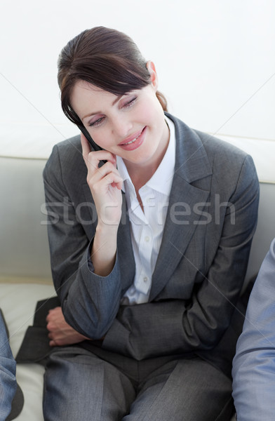 Stockfoto: Glimlachend · zakenvrouw · telefoon · wachten · sollicitatiegesprek · kantoor