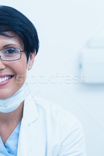 Portret uśmiechnięty kobiet dentysta młodych Zdjęcia stock © wavebreak_media