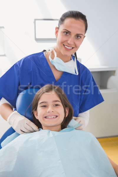 Fogorvos fiatal beteg cserjék fogászati klinika Stock fotó © wavebreak_media