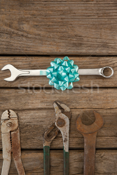 Llave cinta mano herramientas mesa vista Foto stock © wavebreak_media