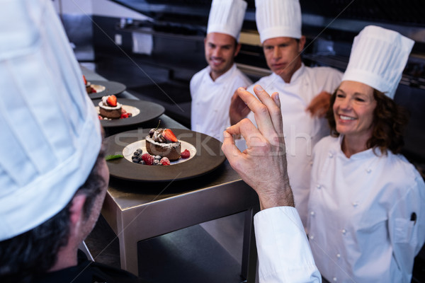 Głowie kucharz znak ręką deser Zdjęcia stock © wavebreak_media