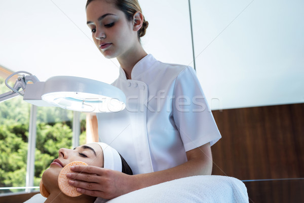 [[stock_photo]]: Masseuse · femme · de · ménage · visage · coton · femme · homme