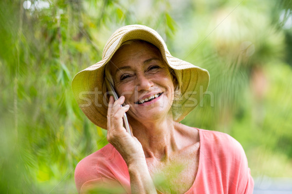 Supérieurs femme parler téléphone homme [[stock_photo]] © wavebreak_media