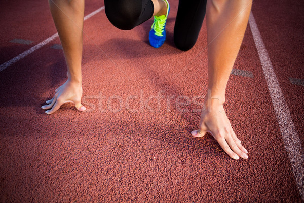 Weiblichen Athleten bereit laufen Position läuft Stock foto © wavebreak_media
