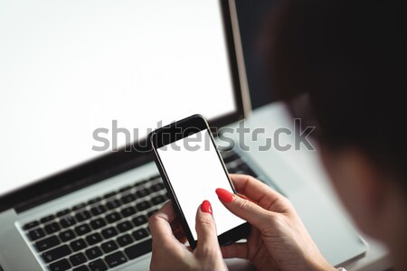 Vrouw mobiele telefoon kantoor hand Stockfoto © wavebreak_media