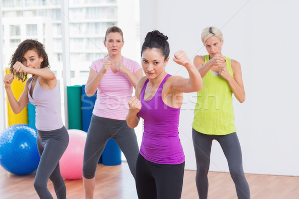 Femei box fitness studio potrivi aer Imagine de stoc © wavebreak_media