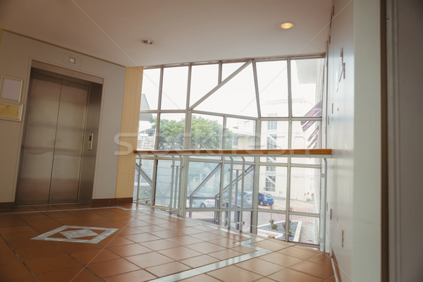 лифта большой окна стекла при Сток-фото © wavebreak_media