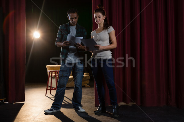 Olvas színpad színház papír piros függöny Stock fotó © wavebreak_media