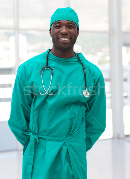 Foto stock: Médico · mirando · cámara · oficina · hombre · médicos