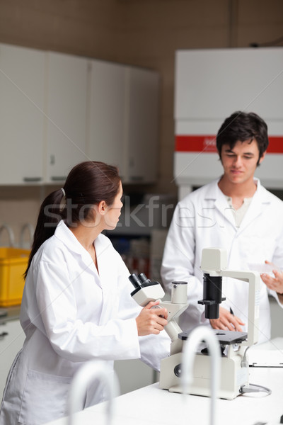 Foto stock: Retrato · boa · aparência · ciência · estudantes · microscópio · laboratório