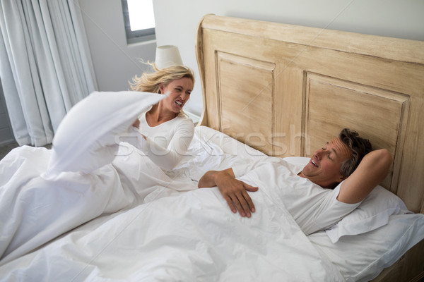 Vrouw man snurken bed slaapkamer Stockfoto © wavebreak_media