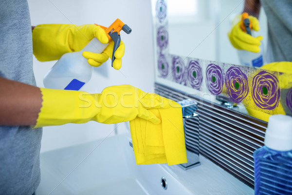 Mujer lavado fregadero bano casa limpieza Foto stock © wavebreak_media