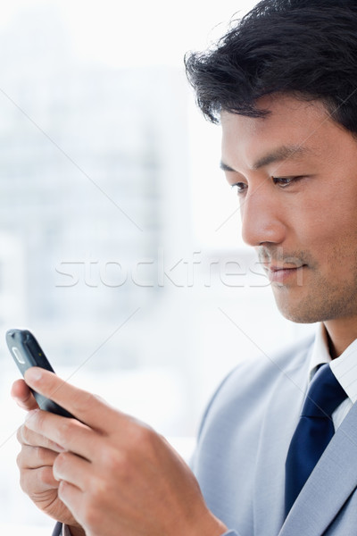 Stockfoto: Portret · kantoormedewerker · mobiele · telefoon · kantoor · business · computer