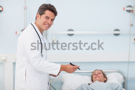 Zdjęcia stock: Kobieta · lekarza · ciśnienie · krwi · mężczyzna · pacjenta