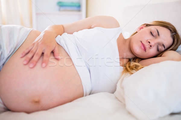 Hamile kadın uyku yatak ev ev hamile Stok fotoğraf © wavebreak_media
