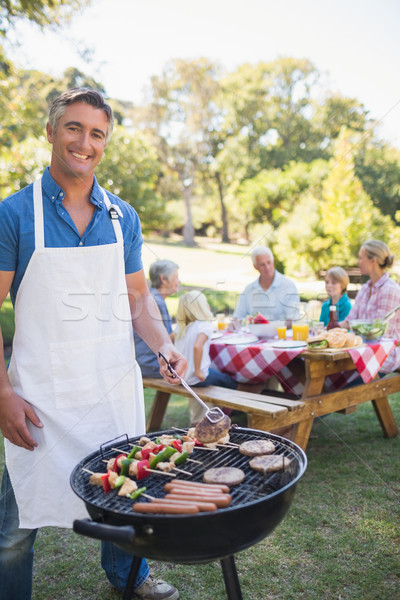 Foto stock: Feliz · homem · churrasco · família · primavera