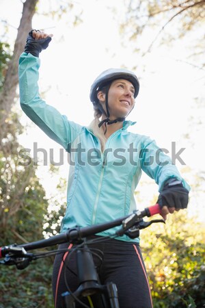 Portret szczęśliwy kobiet łyżwiarz biały Zdjęcia stock © wavebreak_media