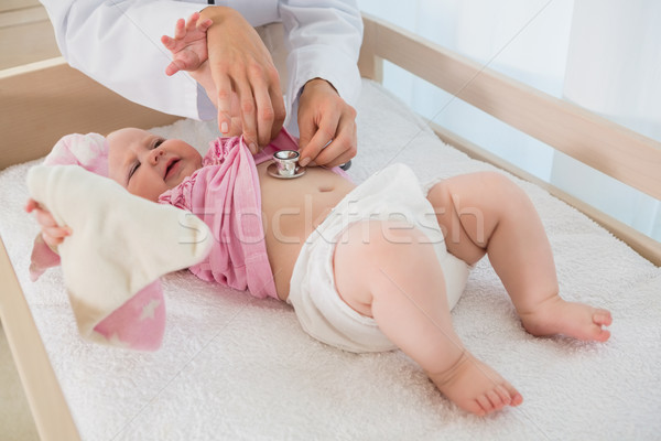 Gyönyörű aranyos kislány orvos sztetoszkóp otthon Stock fotó © wavebreak_media