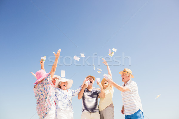 Gelukkig senior geld strand vrouw Stockfoto © wavebreak_media