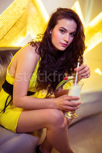 Portret mooie vrouw discotheek cocktail glas Stockfoto © wavebreak_media