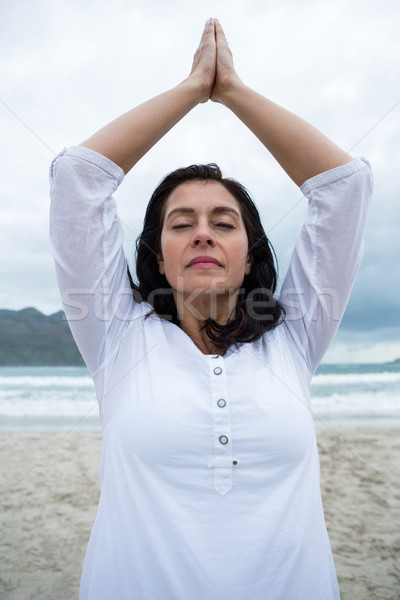 Vrouw yoga strand winter reizen Stockfoto © wavebreak_media