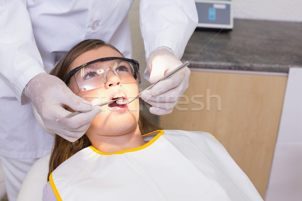 牙科醫生 檢查 牙齒 牙醫 椅子 牙科 商業照片 © wavebreak_media
