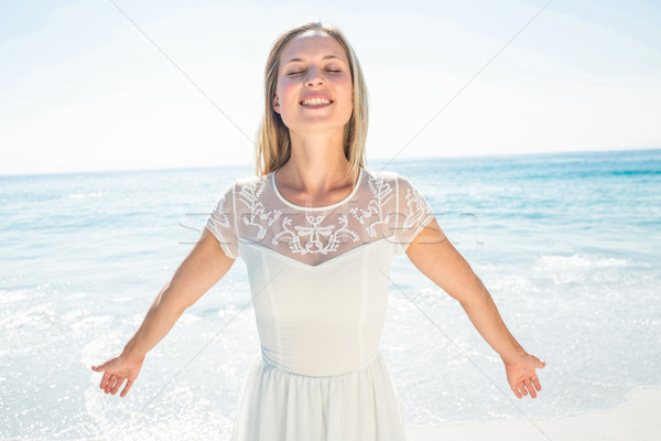 Stock fotó: Boldog · nő · mosolyog · tengerpart · nő · fehér · szabad