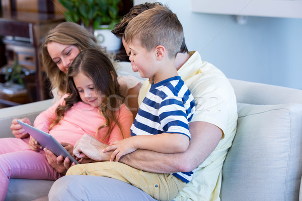 Foto stock: Familia · sofá · junto · casa · salón