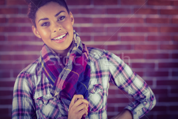 肖像 美麗 微笑 時髦 紅色 磚牆 商業照片 © wavebreak_media